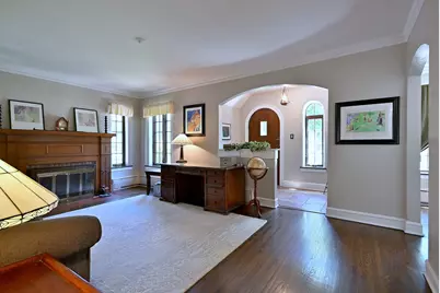 146 S Poplar Avenue, Elmhurst, IL 60126 - Photo 9