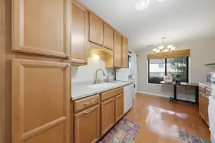 2340 E Old Hicks Road N, Palatine, IL 60074 - Photo 7