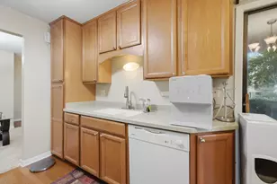 2340 E Old Hicks Road N, Palatine, IL 60074 - Photo 9