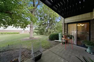 2340 E Old Hicks Road N, Palatine, IL 60074 - Photo 19