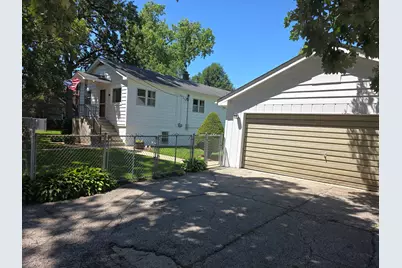 26418 N Willow Avenue, Mundelein, IL 60060 - Photo 3
