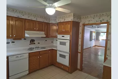 26418 N Willow Avenue, Mundelein, IL 60060 - Photo 9