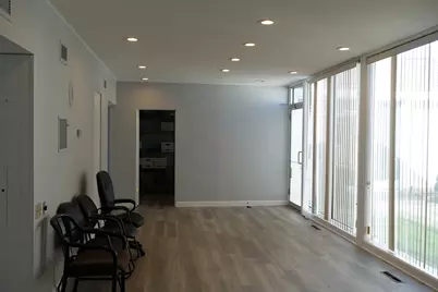 3300 W Peterson Avenue, Chicago, IL 60659 - Photo 13