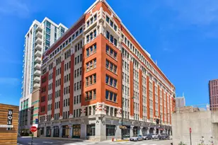 732 S Financial Pl, Chicago, IL 60605 - Photo 1