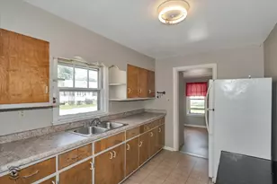 219 219 1/2 W Main St, Braidwood, IL 60408 - Photo 7