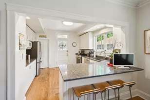 5752 N Sacramento Ave, Chicago, IL 60659 - Photo 9