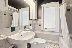 5752 N Sacramento Ave, Chicago, IL 60659 - Photo 13