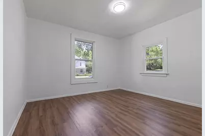 1029 Woodlawn Avenue, Rockford, IL 61103 - Photo 5