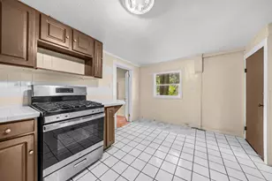 336 W Menomonie St, Belvidere, IL 61008 - Photo 7