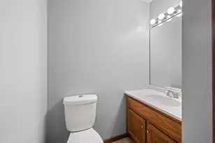 272 Park Ridge Ln, Aurora, IL 60504 - Photo 13