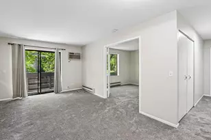 1319 N Winslowe Dr, Palatine, IL 60074 - Photo 3