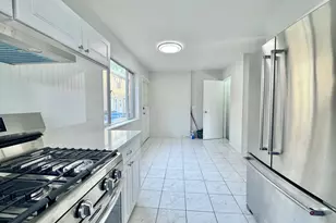 2540 W Jerome St, Chicago, IL 60645 - Photo 9