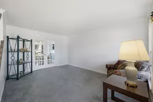 1265 Diane Ln, Elk Grove Village, IL 60007 - Photo 7