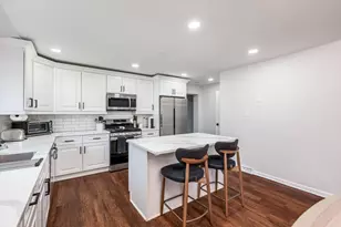 5823 Emerson St, Morton Grove, IL 60053 - Photo 11