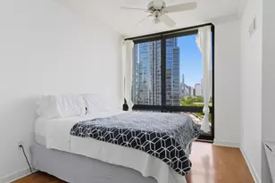 233 E 13th St, Chicago, IL 60605 - Photo 17