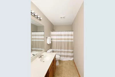 1904 Cobblestone Drive, Carpentersville, IL 60110 - Photo 19