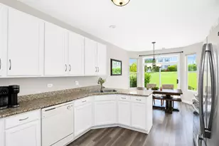 1904 Cobblestone Dr, Carpentersville, IL 60110 - Photo 9