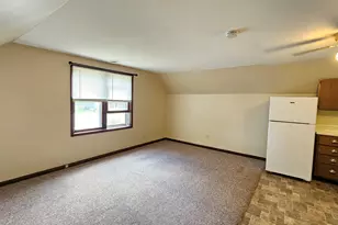 9 1/2 N Randolph St, Princeton, IL 61356 - Photo 5