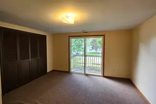 9 1/2 N Randolph St, Princeton, IL 61356 - Photo 9