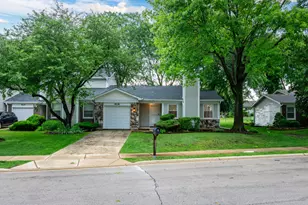 928 Colony Lake Dr, Schaumburg, IL 60194 - Photo 1