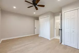 928 Colony Lake Dr, Schaumburg, IL 60194 - Photo 21