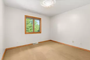 2427 Reynolds Manor Dr, Ottawa, IL 61350 - Photo 17