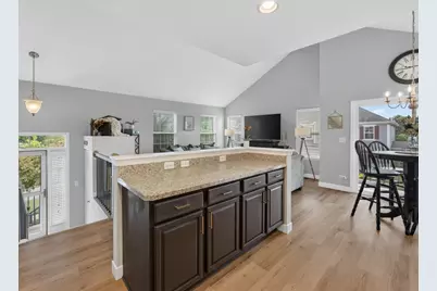 941 Emerald Drive, Pingree Grove, IL 60140 - Photo 5
