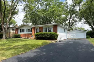 604 E Cedar Ln, Mount Prospect, IL 60056 - Photo 3