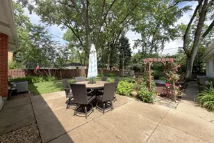 604 E Cedar Ln, Mount Prospect, IL 60056 - Photo 5