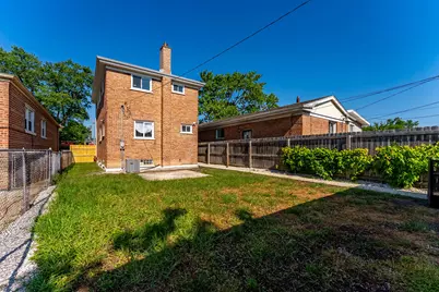 9131 S Parnell Avenue, Chicago, IL 60620 - Photo 23