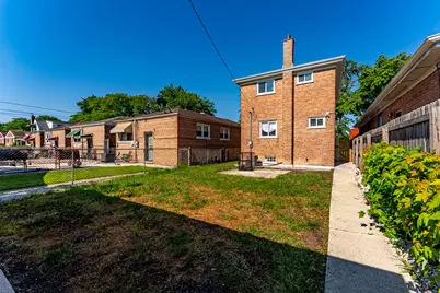 9131 S Parnell Avenue, Chicago, IL 60620 - Photo 21