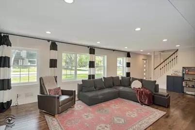 829 E Porter Avenue, Naperville, IL 60540 - Photo 3