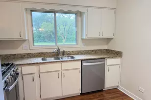 1756 Plymouth Ct, Wheaton, IL 60189 - Photo 3