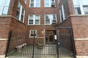 7662 N Sheridan Rd, Chicago, IL 60626 - Photo 1