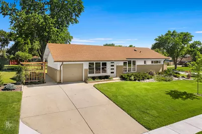 580 Newark Lane, Hoffman Estates, IL 60169 - Photo 1