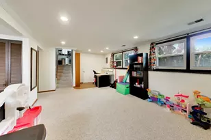 8 Charles Ct, Buffalo Grove, IL 60089 - Photo 33