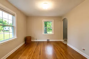 105 S Seymour Ave, Grayslake, IL 60030 - Photo 7