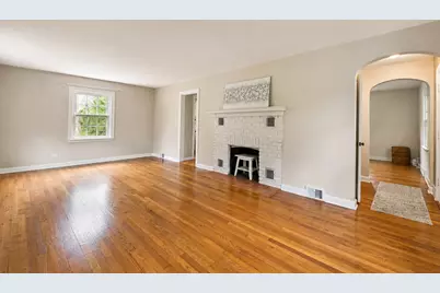 105 S Seymour Avenue, Grayslake, IL 60030 - Photo 13