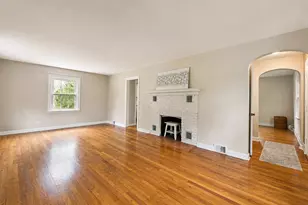 105 S Seymour Ave, Grayslake, IL 60030 - Photo 13