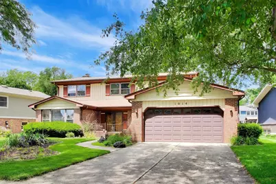 1014 E Crabtree Drive, Arlington Heights, IL 60004 - Photo 1