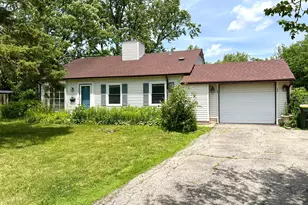 329 Cherry Ct, Glenview, IL 60025 - Photo 1