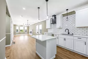 117 E 104th Pl, Chicago, IL 60628 - Photo 9