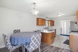 1707 Joanna Ave, Zion, IL 60099 - Photo 5