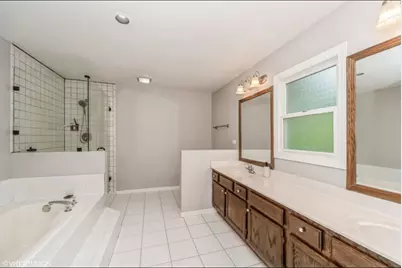310 Chesterfield Lane, Vernon Hills, IL 60061 - Photo 15