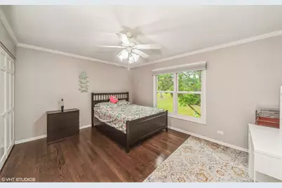 310 Chesterfield Lane, Vernon Hills, IL 60061 - Photo 13