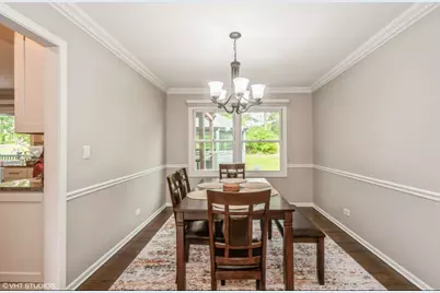 310 Chesterfield Lane, Vernon Hills, IL 60061 - Photo 11