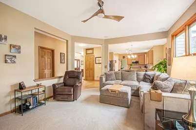 752 Easton Lane, Elk Grove Village, IL 60007 - Photo 11