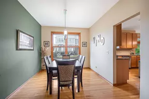 752 Easton Ln, Elk Grove Village, IL 60007 - Photo 7