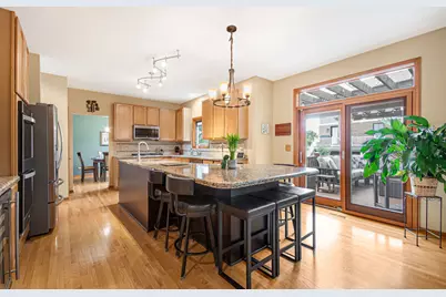 752 Easton Lane, Elk Grove Village, IL 60007 - Photo 9
