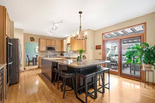 752 Easton Ln, Elk Grove Village, IL 60007 - Photo 9